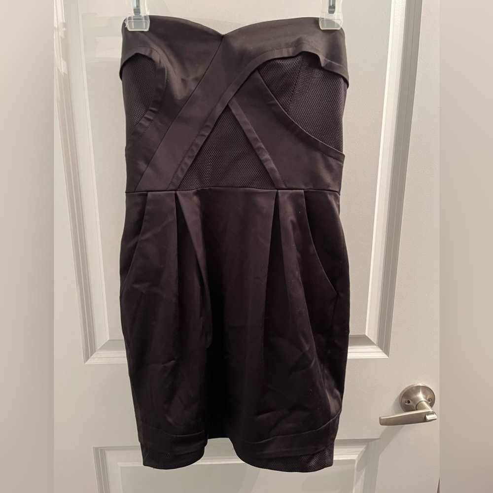 Bebe strapless dress with pockets